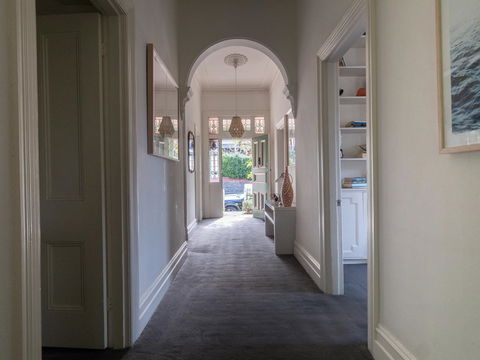 LittleStay Airlie - 2 Bedroom House - Australia Shopping 4
