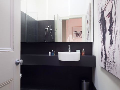 LittleStay Airlie - 2 Bedroom House - Australia Shopping 33