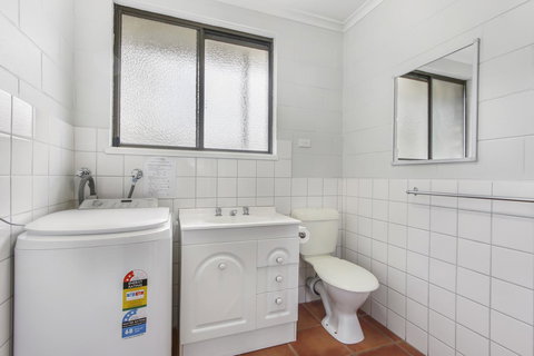 Hybiscus Waterfront Apartments - Accommodation Australia 30