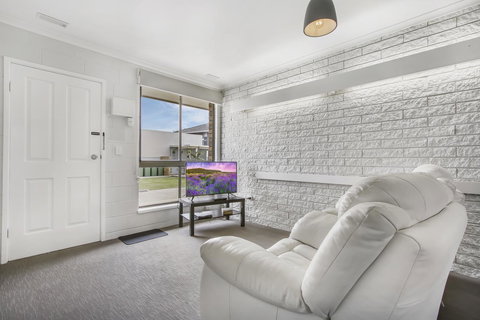 Hybiscus Waterfront Apartments - Accommodation Australia 27