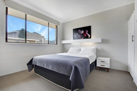 Hybiscus Waterfront Apartments - Accommodation Australia 22