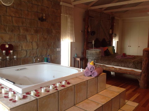 Ditto Daddy's - Accommodation Australia 9