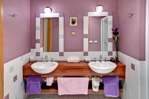 Ditto Daddy's - Accommodation Australia 8