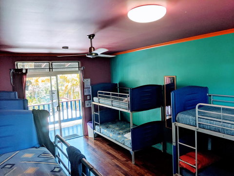 Cool Bananas Backpackers - Australia Shopping 5