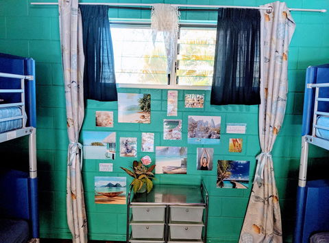 Cool Bananas Backpackers - Australia Shopping 6