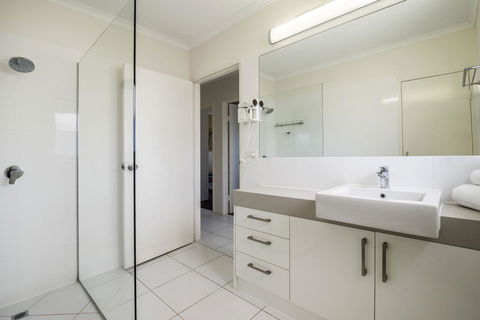 Sunseeker Holiday Apartments - Accommodation Australia 35