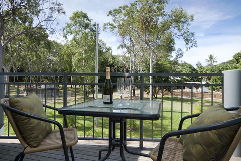Woodville Beach Townhouse 6 - Accommodation Australia 10