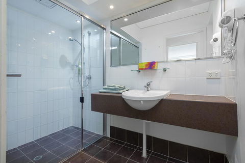 Coloured Sands - Rainbow Beach Resort - 5 Mins To Beach - Accommodation Australia 9