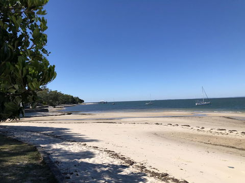 Bribie Island Hotel - Accommodation Australia 9
