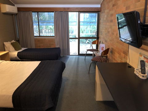 Bribie Island Hotel - Accommodation Australia 2
