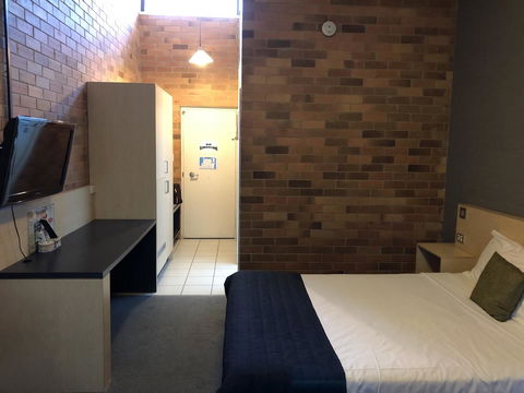 Bribie Island Hotel - Accommodation Australia 3