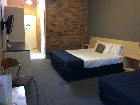 Bribie Island Hotel - Accommodation Australia 17