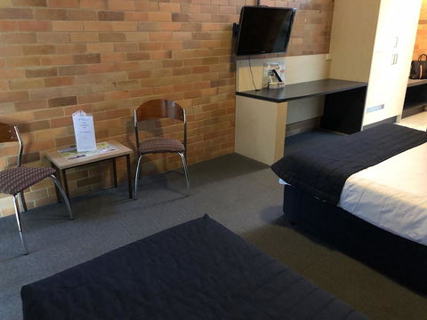 Bribie Island Hotel - Accommodation Australia 18