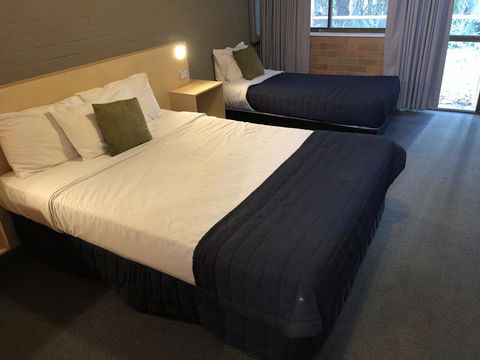 Bribie Island Hotel - Accommodation Australia 1