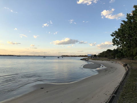 Bribie Island Hotel - Accommodation Australia 24