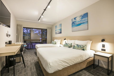 Nightcap At Kawana Waters Hotel - Accommodation Australia 11
