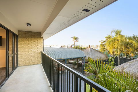 Nightcap At Kawana Waters Hotel - Accommodation Australia 39