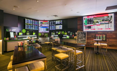 Nightcap At Kawana Waters Hotel - Accommodation Australia 9