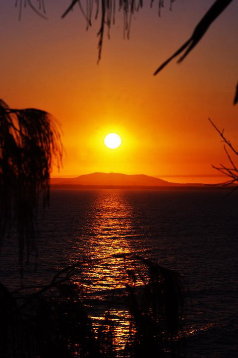 Backpackers At 1770 - Australia Shopping 23