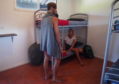 Backpackers At 1770 - Australia Shopping 13