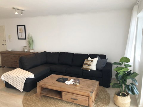 Sunshine Beach Luxe Apartment - Bed n Breakfasts 7
