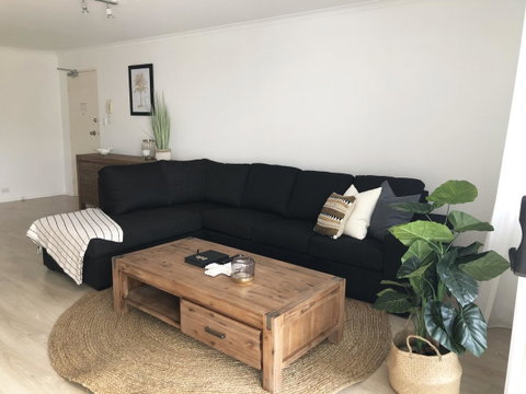 Sunshine Beach Luxe Apartment - Bed n Breakfasts 20