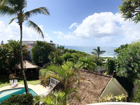 Sunshine Beach Luxe Apartment - Bed n Breakfasts 22