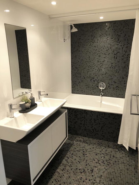 Sunshine Beach Luxe Apartment - Bed n Breakfasts 16