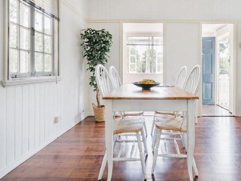 Lake Weyba Noosa Lodge & Kangaroos - Australia Shopping 6