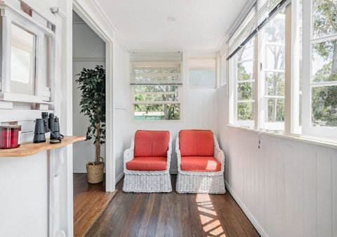 Lake Weyba Noosa Lodge & Kangaroos - Australia Shopping 19