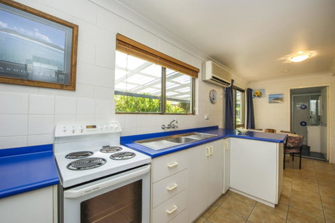 Magnetic North Apartment 1 - Accommodation Australia 7