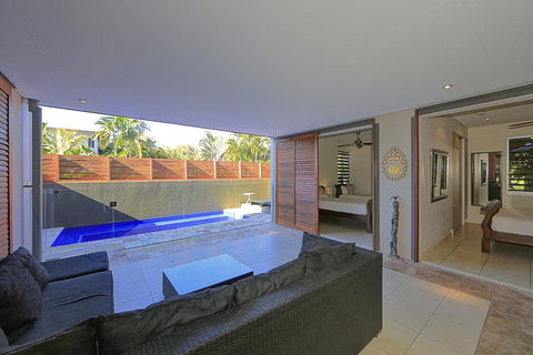 Sandcastles 1770 Motel & Resort - Australia Shopping 13