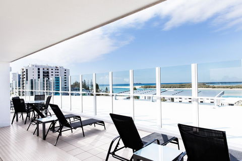Ocean Views Resort Caloundra - Accommodation Australia 9