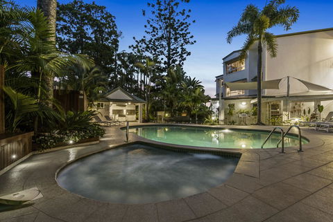 The Lookout Resort Noosa - Bed n Breakfasts 1