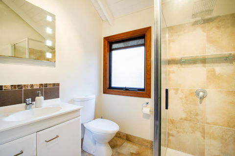 Airlie Beach Eco Cabins - Adults Only - Accommodation Australia 22