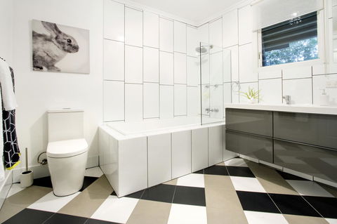 Airlie Beach Eco Cabins - Adults Only - Accommodation Australia 34