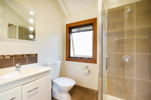Airlie Beach Eco Cabins - Adults Only - Accommodation Australia 15