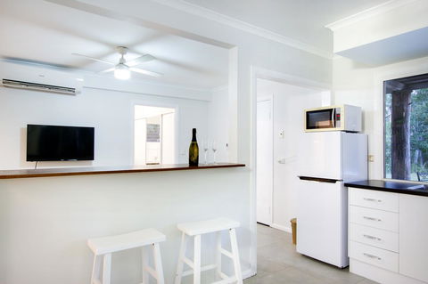 Airlie Beach Eco Cabins - Adults Only - Accommodation Australia 8