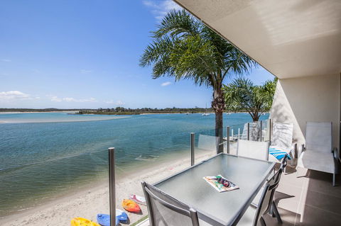 Noosa Harbour Resort - Accommodation Australia 3