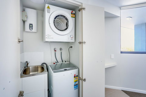 Direct Collective - Sea Breeze Mooloolaba - Australia Shopping 18