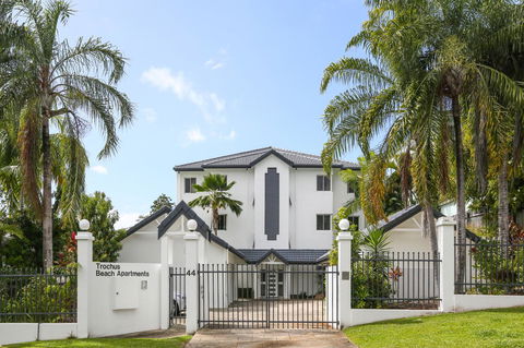 On The Beach Apartments - Accommodation Australia 4