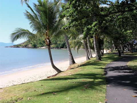 On The Beach Apartments - Accommodation Australia 12