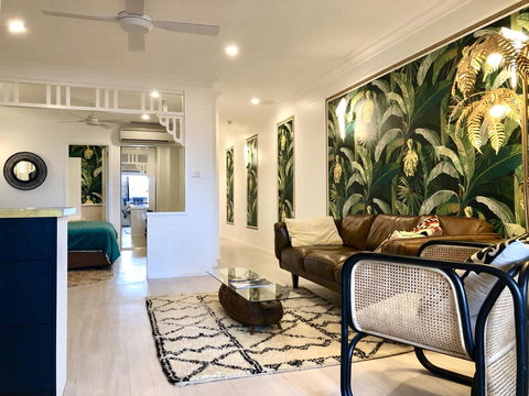NOMAD - Luxe Apartment - Bed n Breakfasts 24