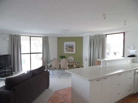 Coolum Caprice - Accommodation Australia 14