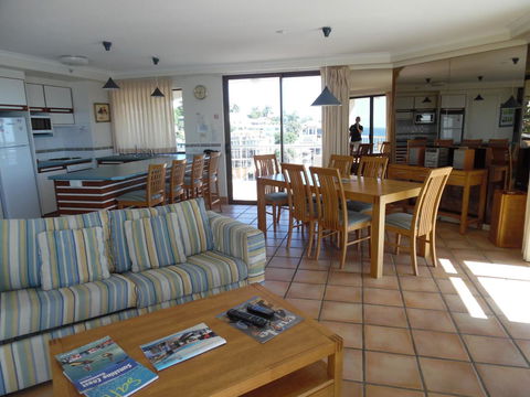 Coolum Caprice - Accommodation Australia 12