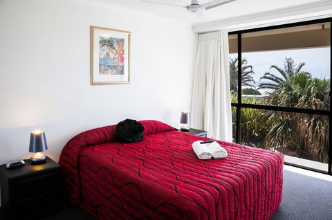 Coolum Caprice - Accommodation Australia 10