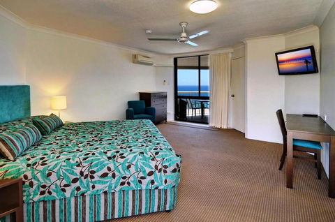 Coolum Caprice - Accommodation Australia 21