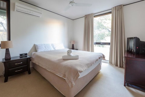 The Hastings Beach Houses - Bed n Breakfasts 14