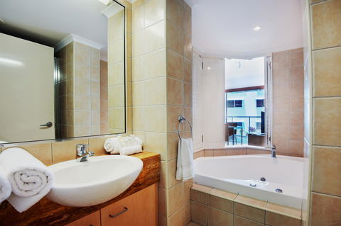 Rolling Surf Resort - Accommodation Australia 8