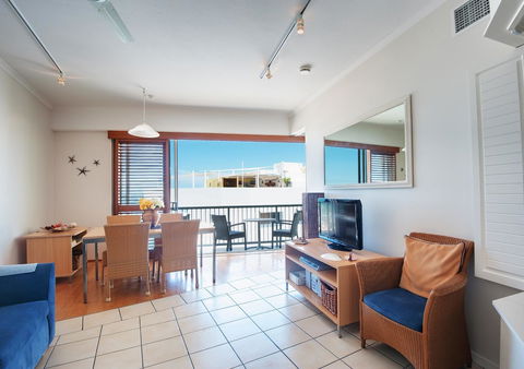 Rolling Surf Resort - Accommodation Australia 38